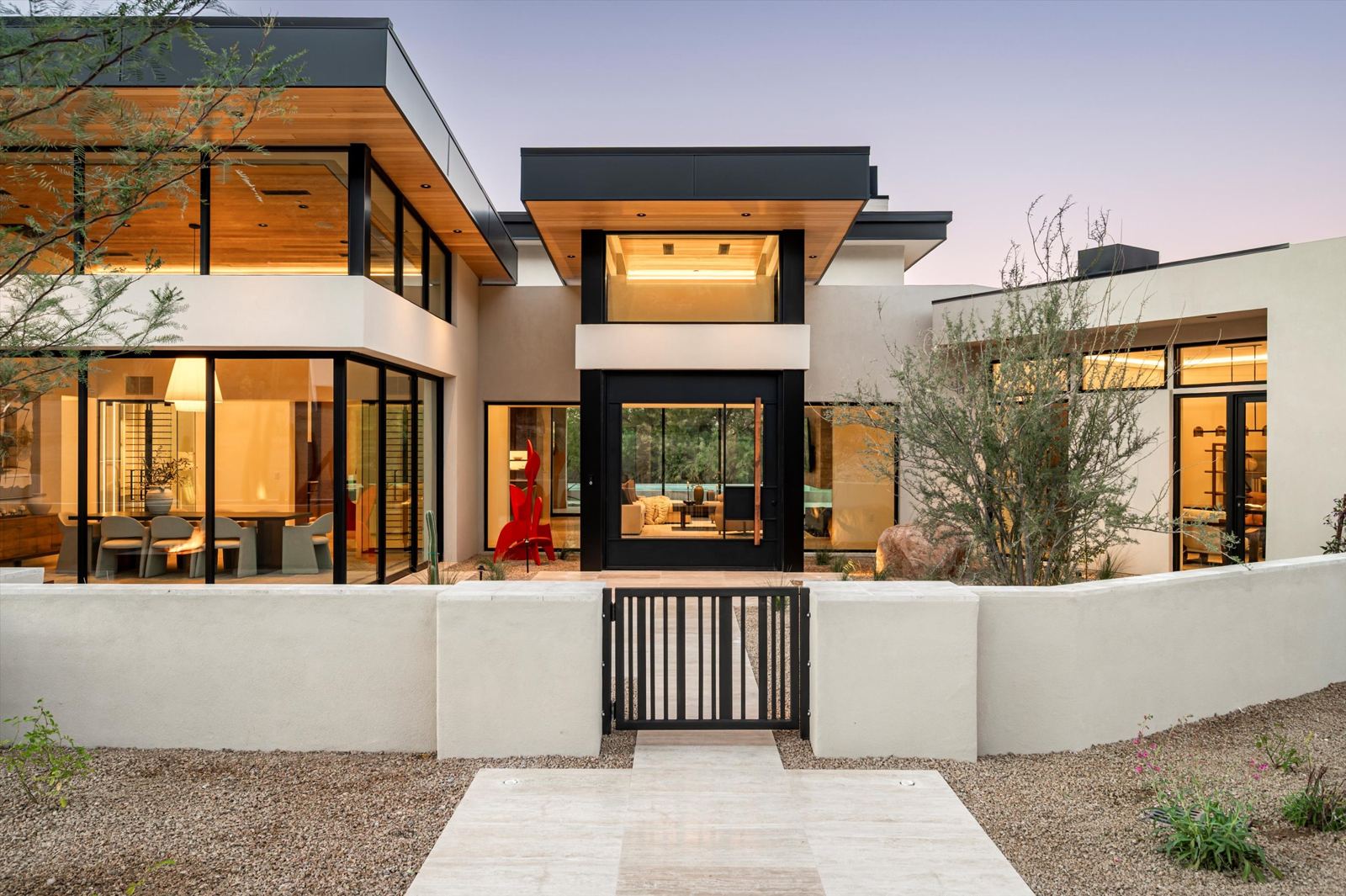 Contemporary Paradise Valley estate at dusk
